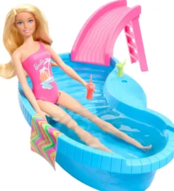 BARBIE - COFFRET POUPEE BLONDE AVEC PISCINE