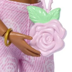BARBIE DELUXE POUPEE STYLE TENUE ROSE COEUR