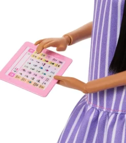 BARBIE FASHIONISTAPOUPEE ROBE VIOLET BLANC
