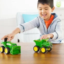 CAMION BENNE ET TRACTEUR JOHN DEERE