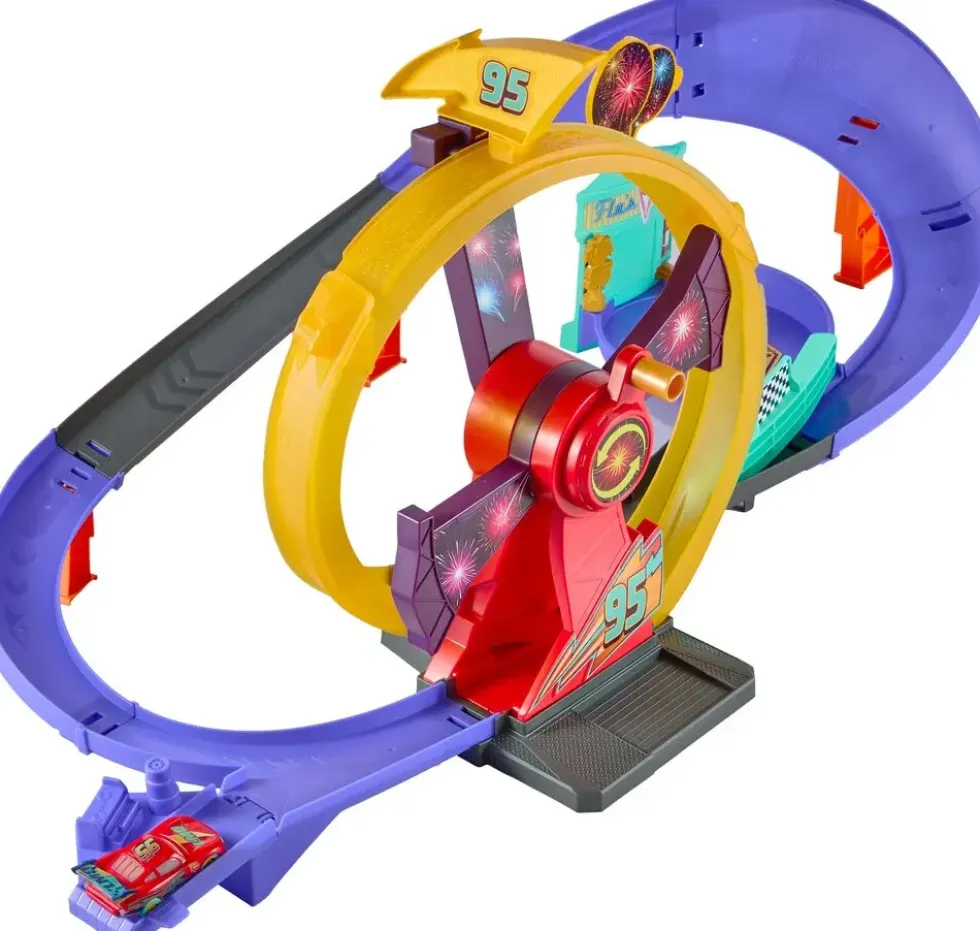 CARS - PISTE CELEBRATIONFLASH MCQUEEN RACE TO CELEBRATE