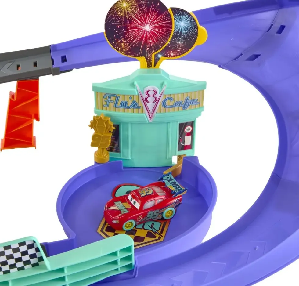 CARS - PISTE CELEBRATIONFLASH MCQUEEN RACE TO CELEBRATE