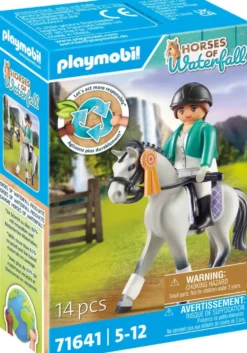 CHAMPIONNE D'EQUITATION - 71641