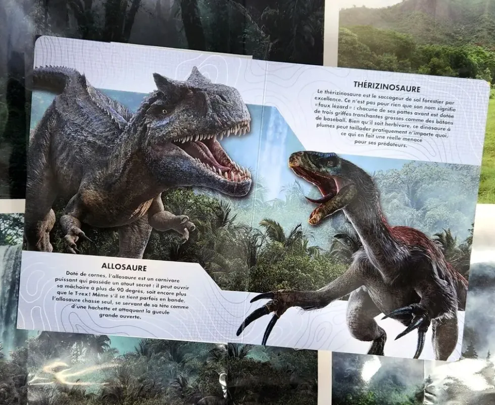 JURASSIC WORLD - COMPTINES ET FIGURINES