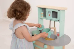 MA PREMIERE CUISINE EN BOIS