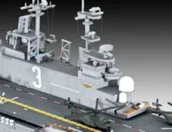 MAQUETTE - BATEAU TRANSPORTEUR D'ASSAUT USS WASP CLASS
