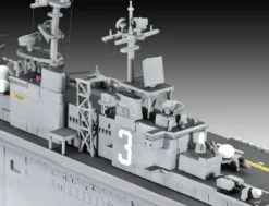 MAQUETTE - BATEAU TRANSPORTEUR D'ASSAUT USS WASP CLASS