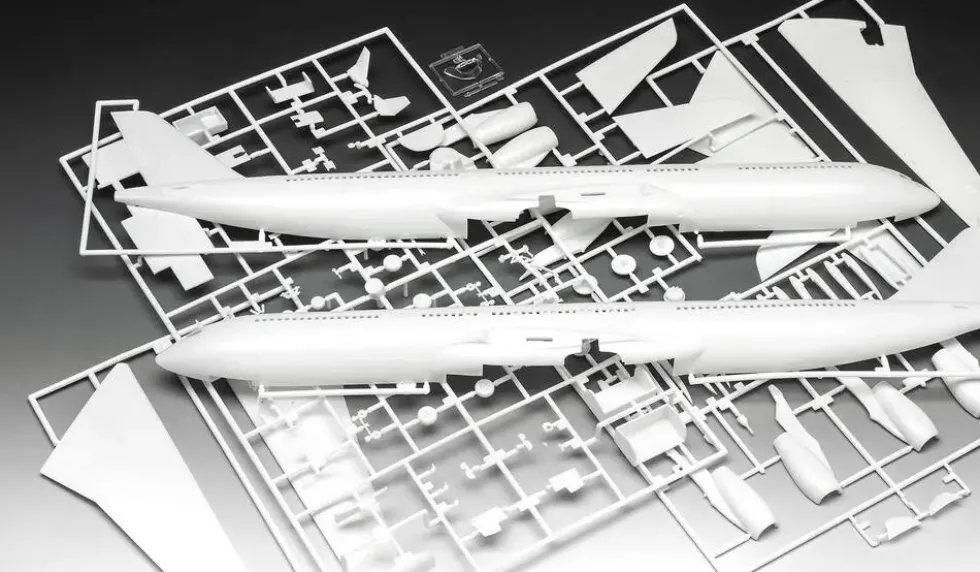 MAQUETTE112 PIECES - A340-300 LUFTHANSA NEW LIVERY