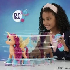 MY LITTLE PONY- SUNNY CHANTE ET FAIT DU ROLLER