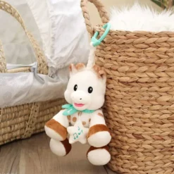 PELUCHE SOPHIE AVEC BOITE A MUSIQUE