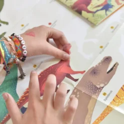 POPPIK DISCOVERY - POSTER A STICKER - LES DINOSAURES