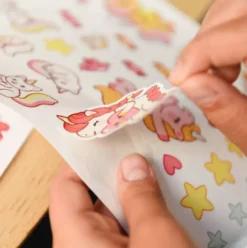 POPPIK - POSTER CREATIF A STICKER - LICORNES