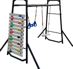 PORTIQUE AVEC MUR D'ESCALADE