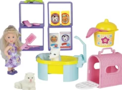 POUPEE LAURA SOIGNE SES ANIMAUX