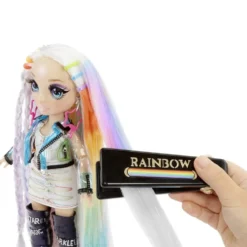 RAINBOW HIGH - POUPEE HAIR STUDIO SALON DE BEAUTE
