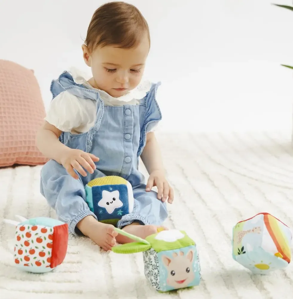 SOPHIE LA GIRAFE - 4 CUBES MULTI'ACTIVITES