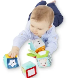 SOPHIE LA GIRAFE - 4 CUBES MULTI'ACTIVITES