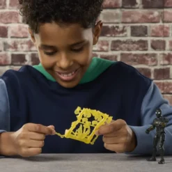 SPIDERMAN BOM INNES AV FIGURINE WITH GEAR