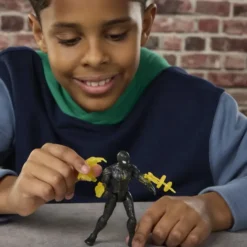 SPIDERMAN BOM INNES AV FIGURINE WITH GEAR