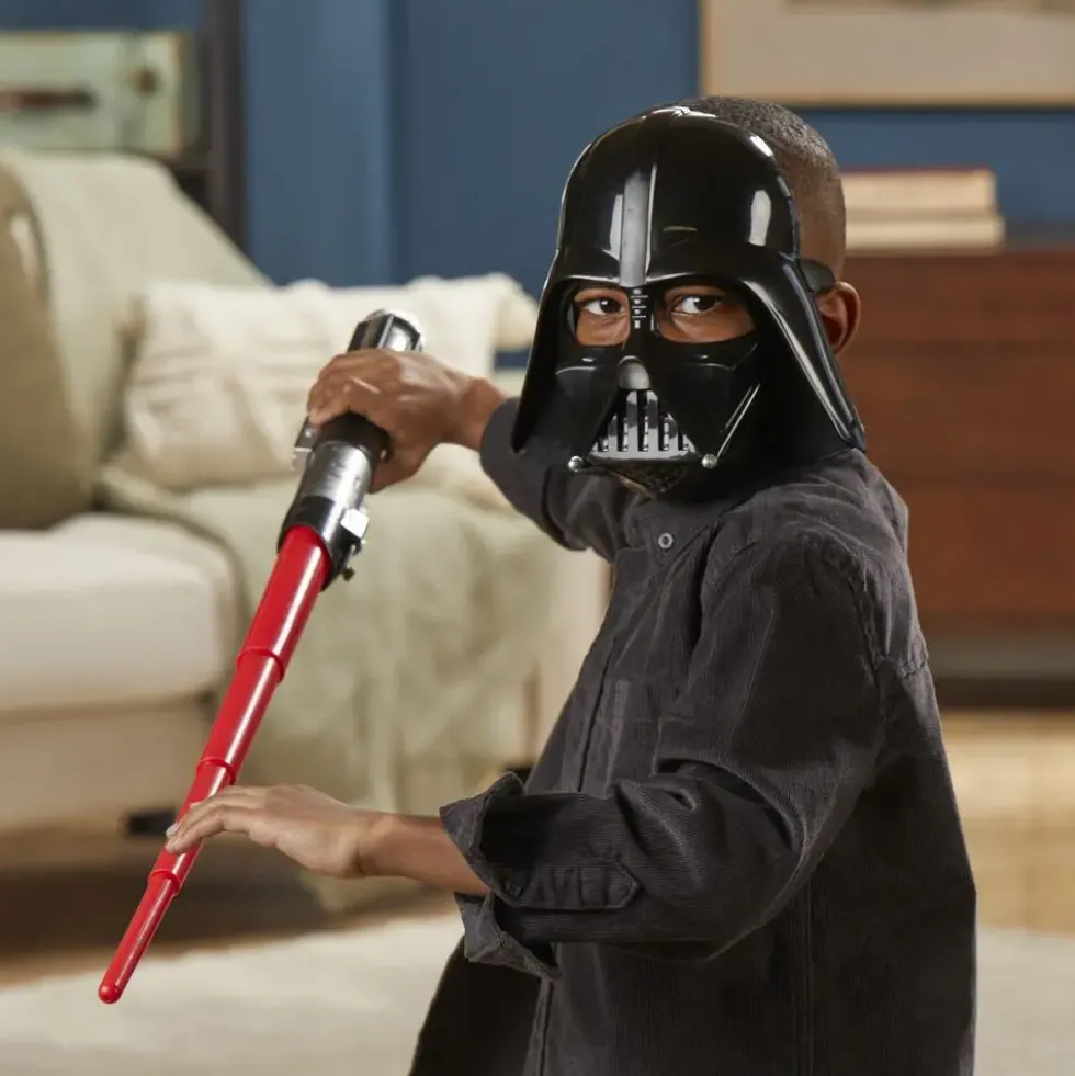 STAR WARS - PACK COTE OBSCUR DARK VADOR : FIGURINE SABRE ET MASQUE