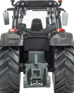 1/32 TRACTEUR VALTRA