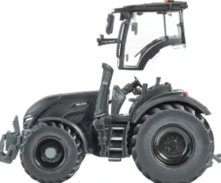 1/32 TRACTEUR VALTRA