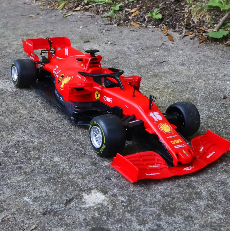 TURBO CHALLENGE - 1:16 KIT VOITURE RADIOCOMMANDEE FERRARI SF1000 - MAQUETTE A MONTER