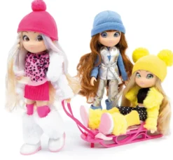 UNIQUE EYES - POUPEEWINTER HOLIDAY -25 CM + ACCESSOIRES