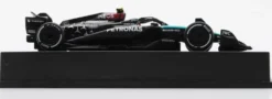 1/64 VOITURE MERCEDES-AMG W15 N44 MERCEDES-AMG PETRONAS FORMULE 1 TEAM GP BAHRAIN 2024 LEWIS HAMILTON