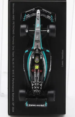 1/64 VOITURE MERCEDES-AMG W15 N44 MERCEDES-AMG PETRONAS FORMULE 1 TEAM GP BAHRAIN 2024 LEWIS HAMILTON