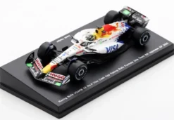 1/64 VOITURE RACING BULLS VCARB 02 F1 TEAM N6 8EME GP JAPON 2025 ISACK HADJAR