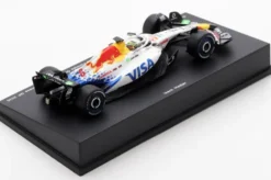 1/64 VOITURE RACING BULLS VCARB 02 F1 TEAM N6 8EME GP JAPON 2025 ISACK HADJAR